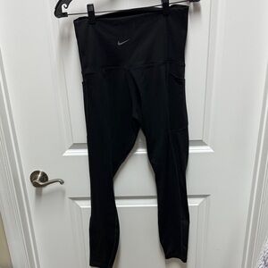 Nike Maternity Black High-Rise Leggings
